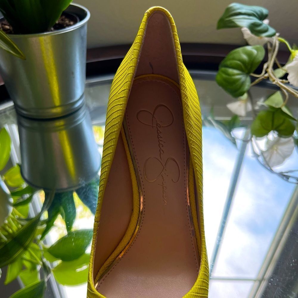 Jessica Simpson Yellow Snakeskin Heels Pumps Claudette Lemon D'Orsay Size 5.5M - Picture 6 of 11